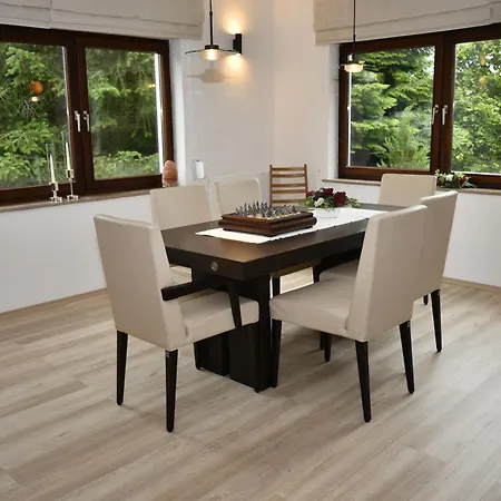 Gaestehaus Eifelsteig شليدن