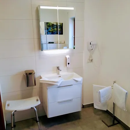 بيت ضيافة Gaestehaus Eifelsteig 3*